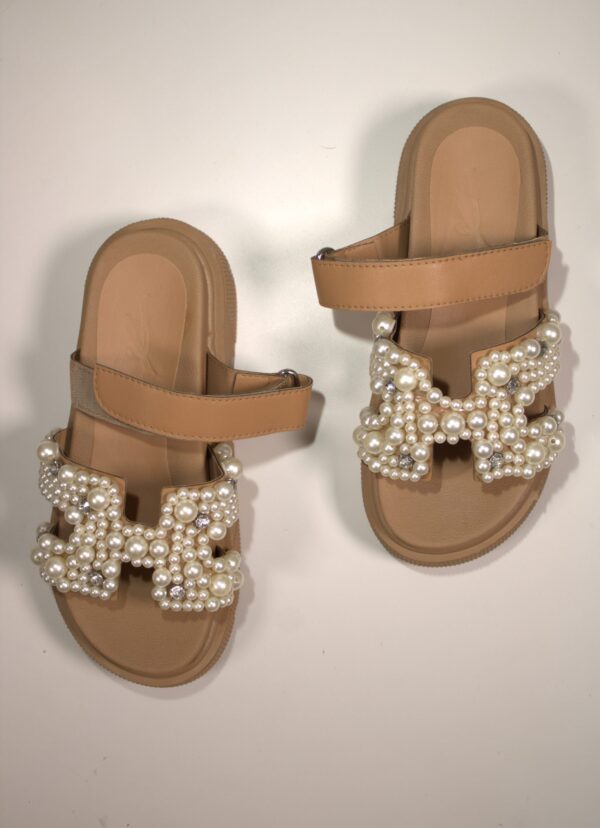 Pearl sandal